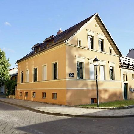 "Ferienwohnung Am Schloss" - Ferienwohnung Mit Blick Auf Das Barbyer Schloss, 5 Gehminuten Bis Zur Elbe Exterior foto