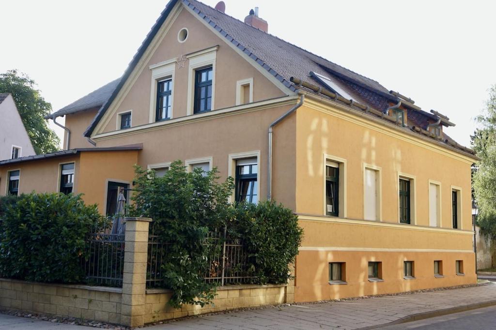 "Ferienwohnung Am Schloss" - Ferienwohnung Mit Blick Auf Das Barbyer Schloss, 5 Gehminuten Bis Zur Elbe Exterior foto